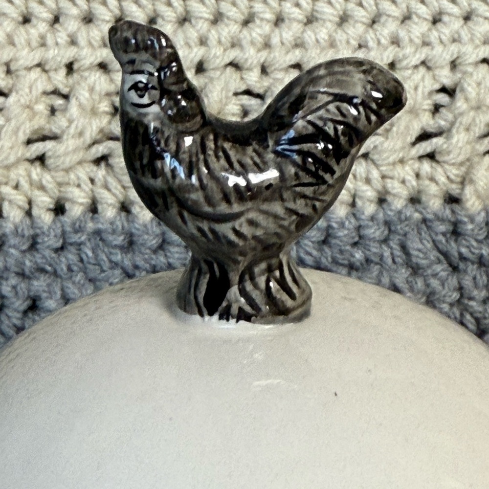 Global Design Collections; Blk/Wht Rooster Teapot Designed By Kate Williams EUC - Picture 3 of 8